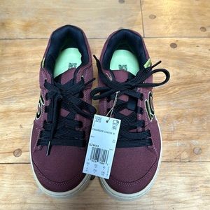 NWT 5.10 Adidas Freerider Canvas mtn bike shoe, size 8 women’s- rad and comfy!